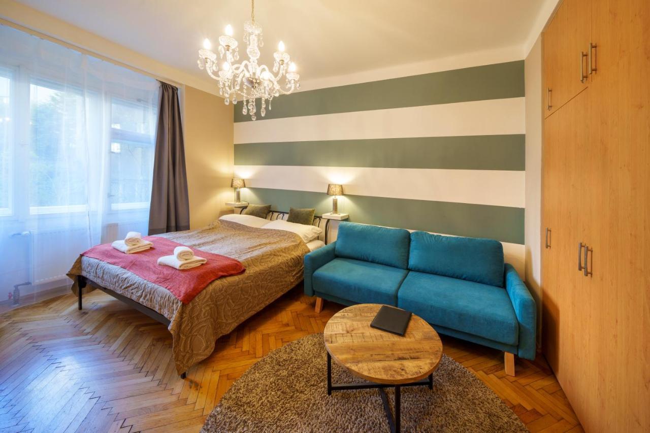 Dlouha Apartment With Balcony Prag Dış mekan fotoğraf