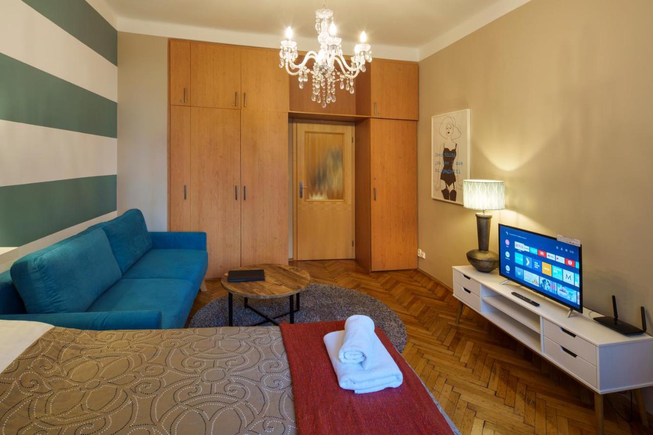 Dlouha Apartment With Balcony Prag Dış mekan fotoğraf